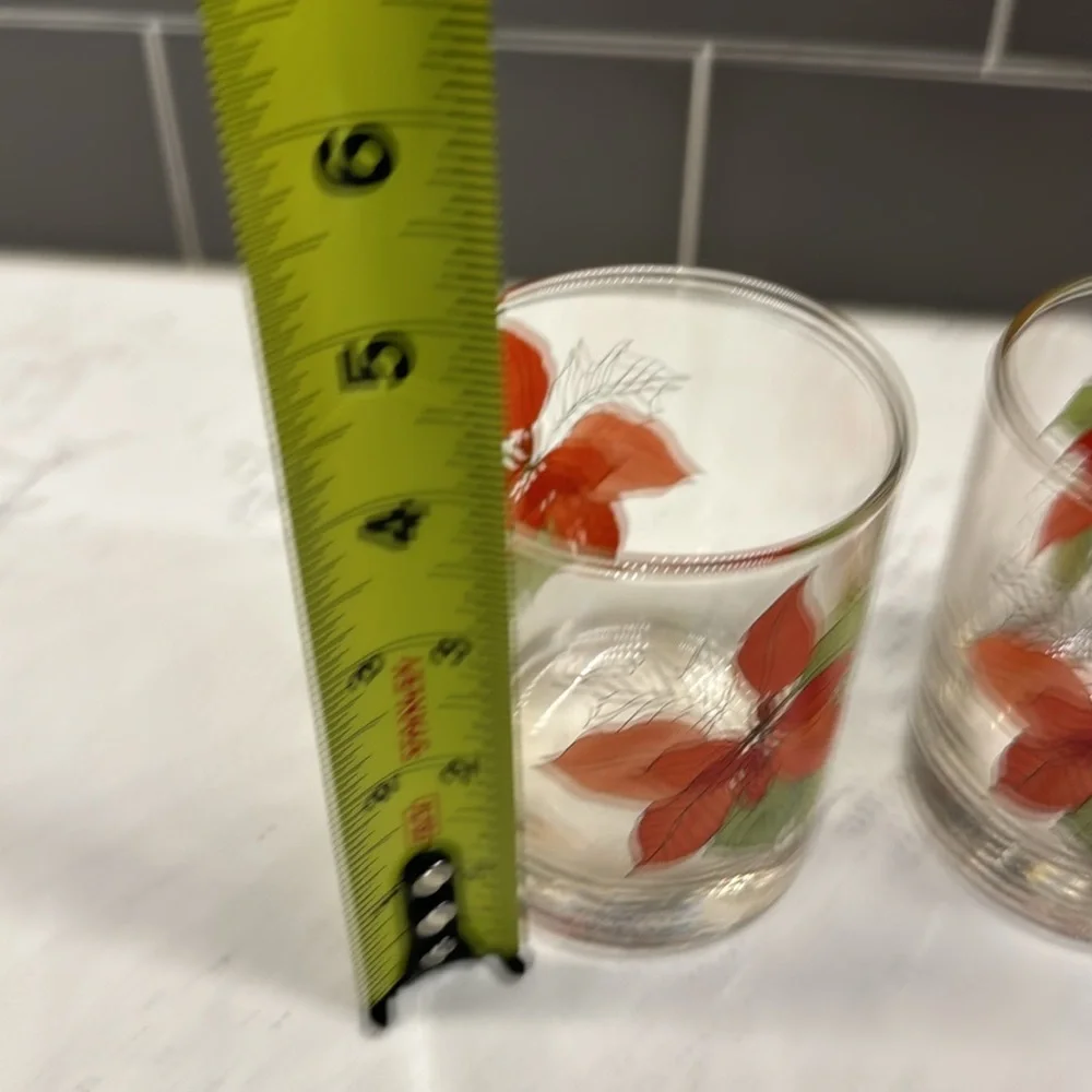 Vintage Christmas Poinsettia Glasses- Set of 3 tumbler
Glasses - Picture 2 of 6
